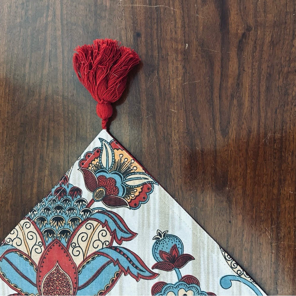 Floral Patterned Table Runner - Picture 2 of 6